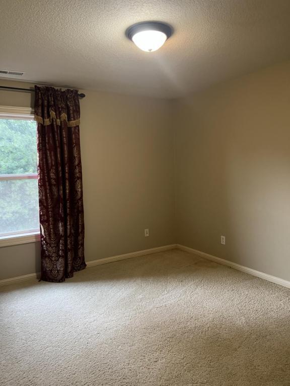 Building Photo - 15715 SE Bybee Dr