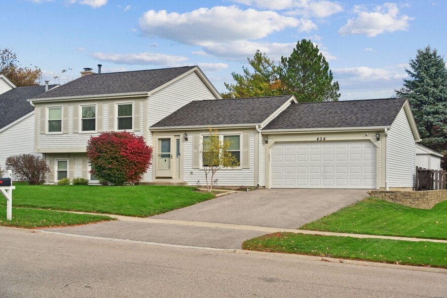 Primary Photo - 434 Hunters Way