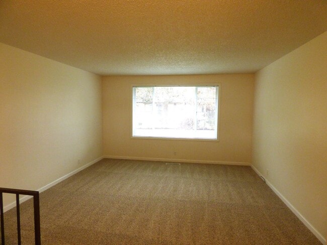 Building Photo - 3 bed 2 bath Home in North Salem