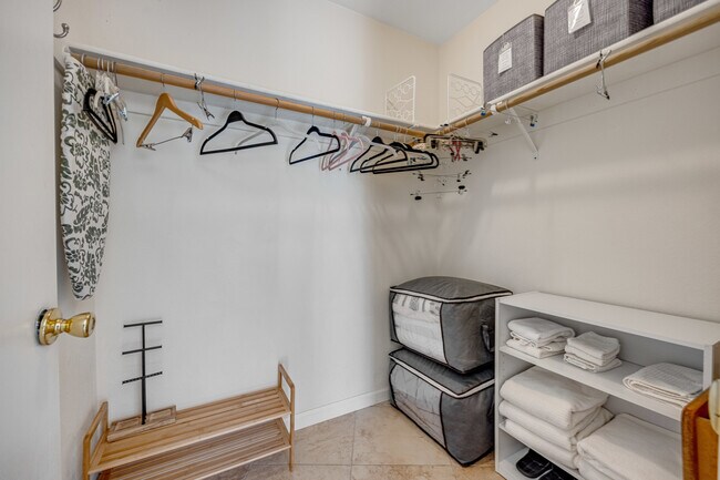 Building Photo - 323 Bodmer Ln