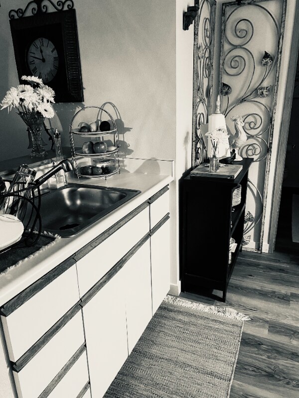 Building Photo - 334 Wells Ave S