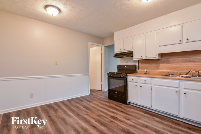 Building Photo - 295 Charlotte Blvd