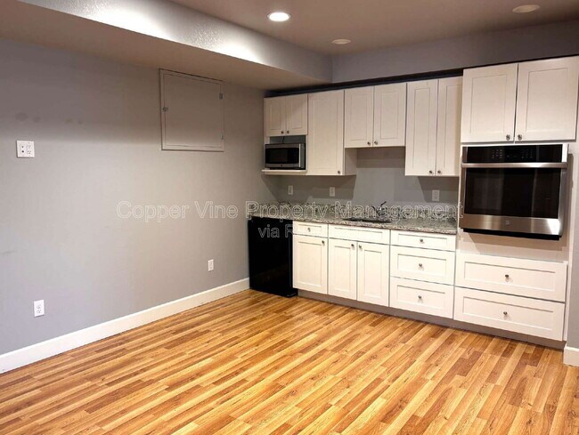Building Photo - 16976 W 85th Ln