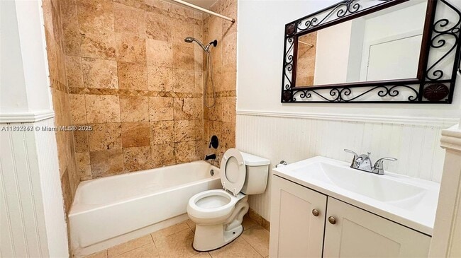 Building Photo - 1084 Coral Club Dr