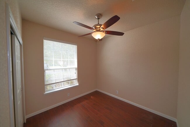 Building Photo - Beautiful One Story Home in Gated Communit...