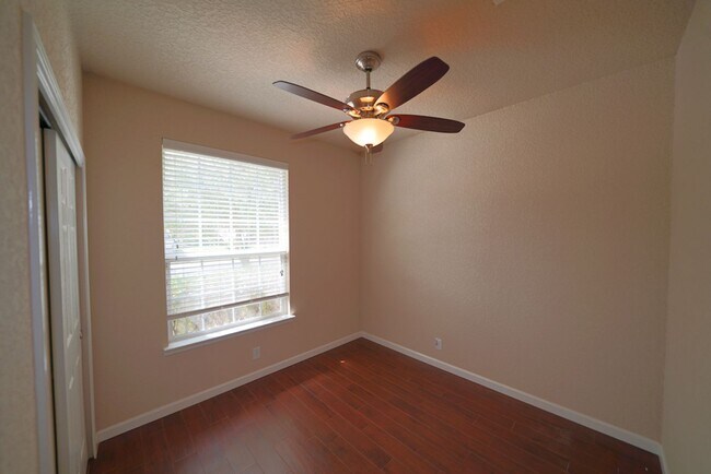 Building Photo - Beautiful One Story Home in Gated Community. Realtor Commission Offered: $500