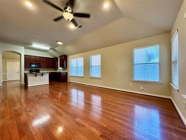 Building Photo - 3416 Versante Dr