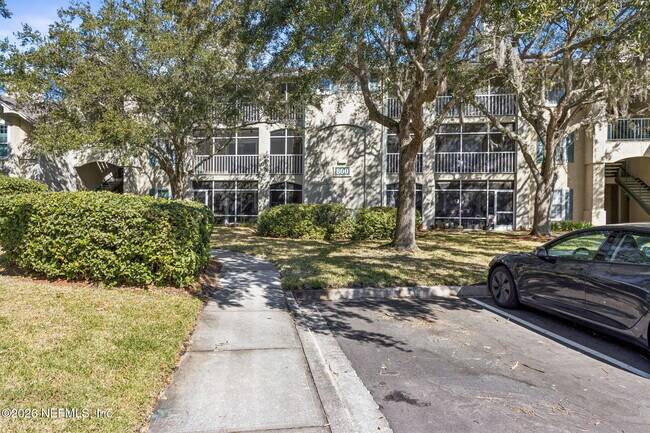 Building Photo - 800 Ironwood Dr