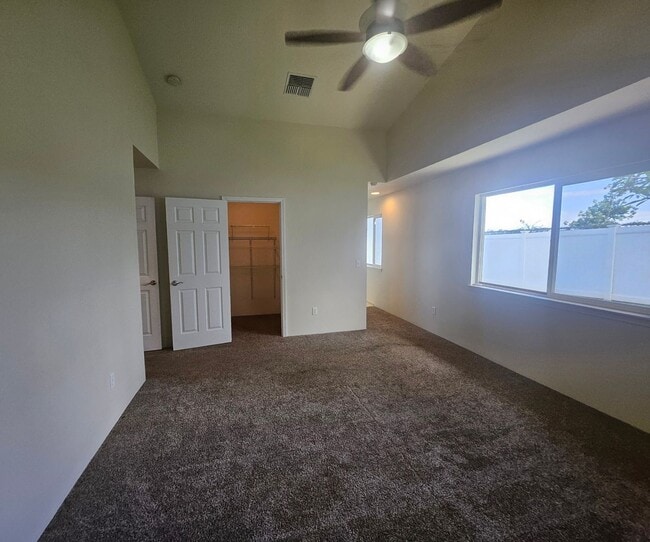 Building Photo - 3-2 bedroom home in the legend Maui Lani