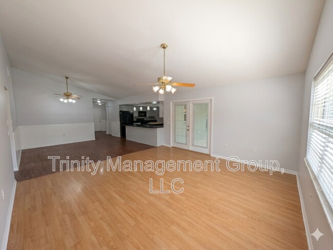 Building Photo - 40226 Trotter Ln