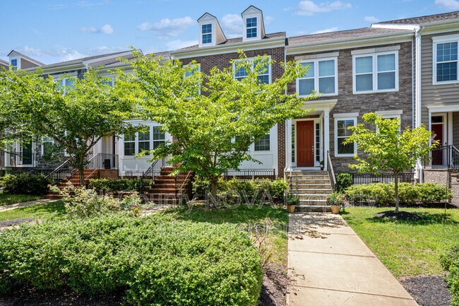 Primary Photo - 213 Apricot St