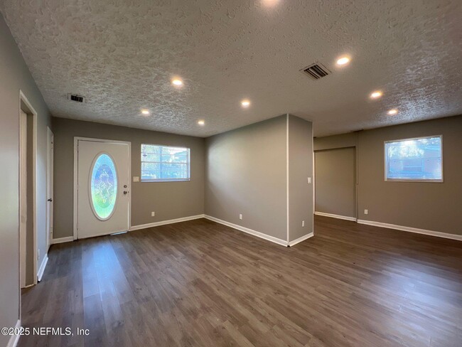 Building Photo - 9028 Castle Blvd