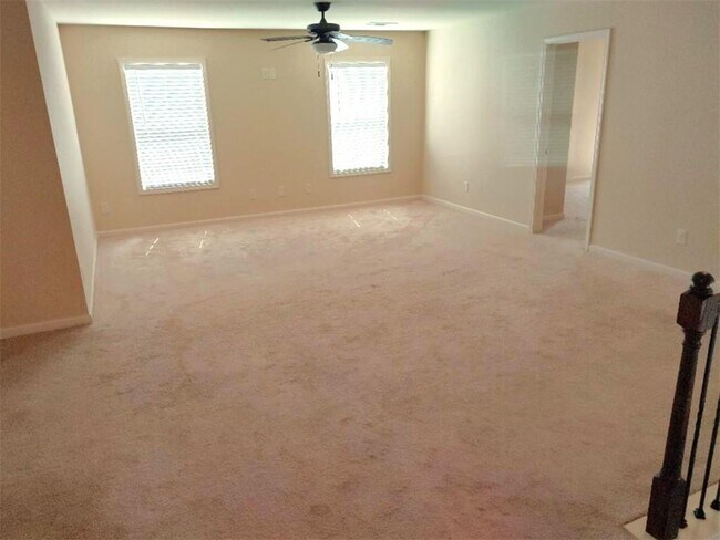 Building Photo - 6210 Pine Bluff Dr