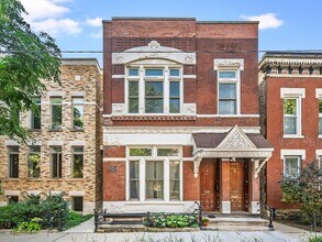 Building Photo - 842 N Wolcott Ave