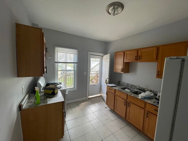 Building Photo - 1917 61st St