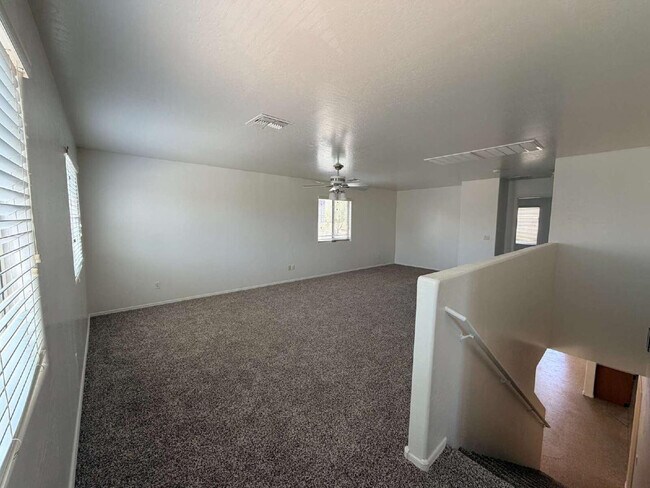 Building Photo - 2344 E Meadow Creek Way