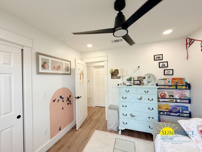 Building Photo - Custom 4BR Pool Home in Kenwood with Bonus Room & Private Backyard!