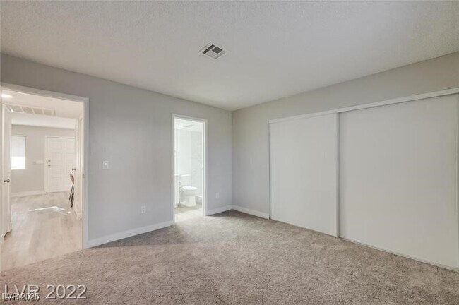 Building Photo - 853 Rock Springs Dr
