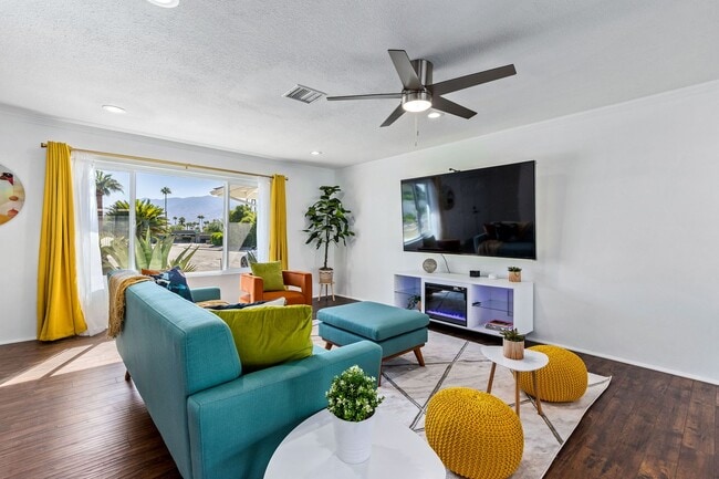 Building Photo - Desert Xscape - Pool, Jacuzzi, and Pet Friendly! (Monthly Only - No Long Term)