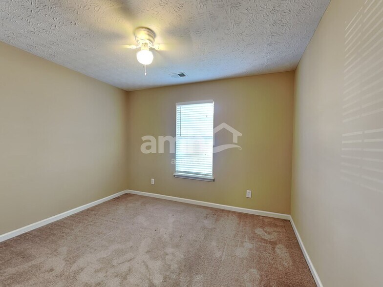 Building Photo - 4765 Beaver Rd