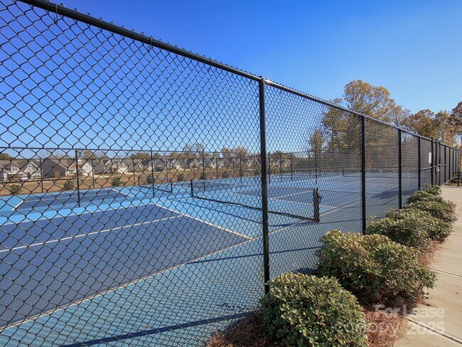 Building Photo - 161 White Apple Wy