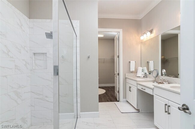 Building Photo - 9451 Montelanico Loop