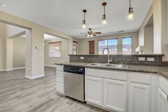 Building Photo - 7465 Poppy Hills Ct