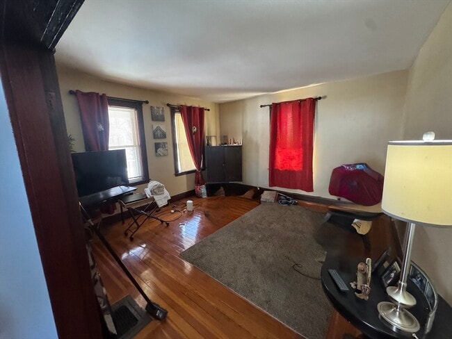 Building Photo - 141 Whitwell St