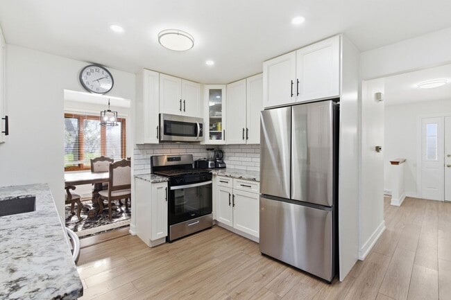 Building Photo - 14433 Mallard Dr