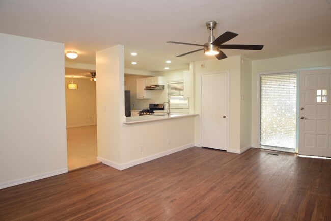 Building Photo - 3522 S Toledo Ave