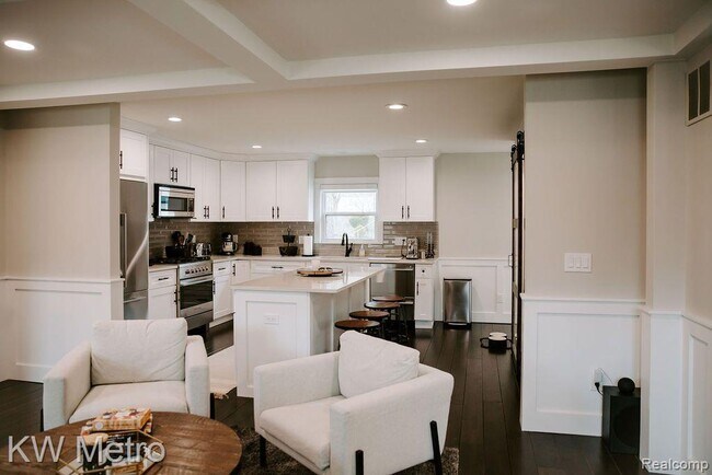 Building Photo - 973 Allen Dr