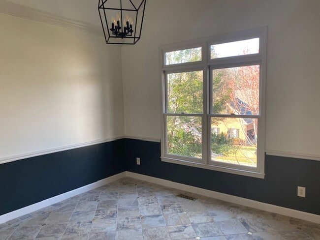 Building Photo - Coming Soon! Great home near the lake and ...