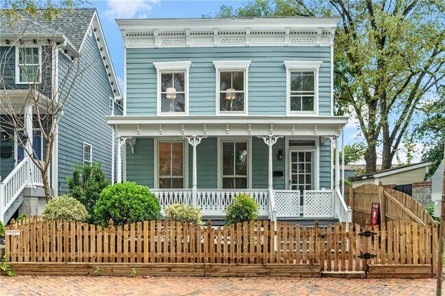 Primary Photo - 619 S Pine St