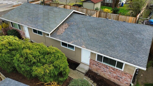 Building Photo - One level in Shewood