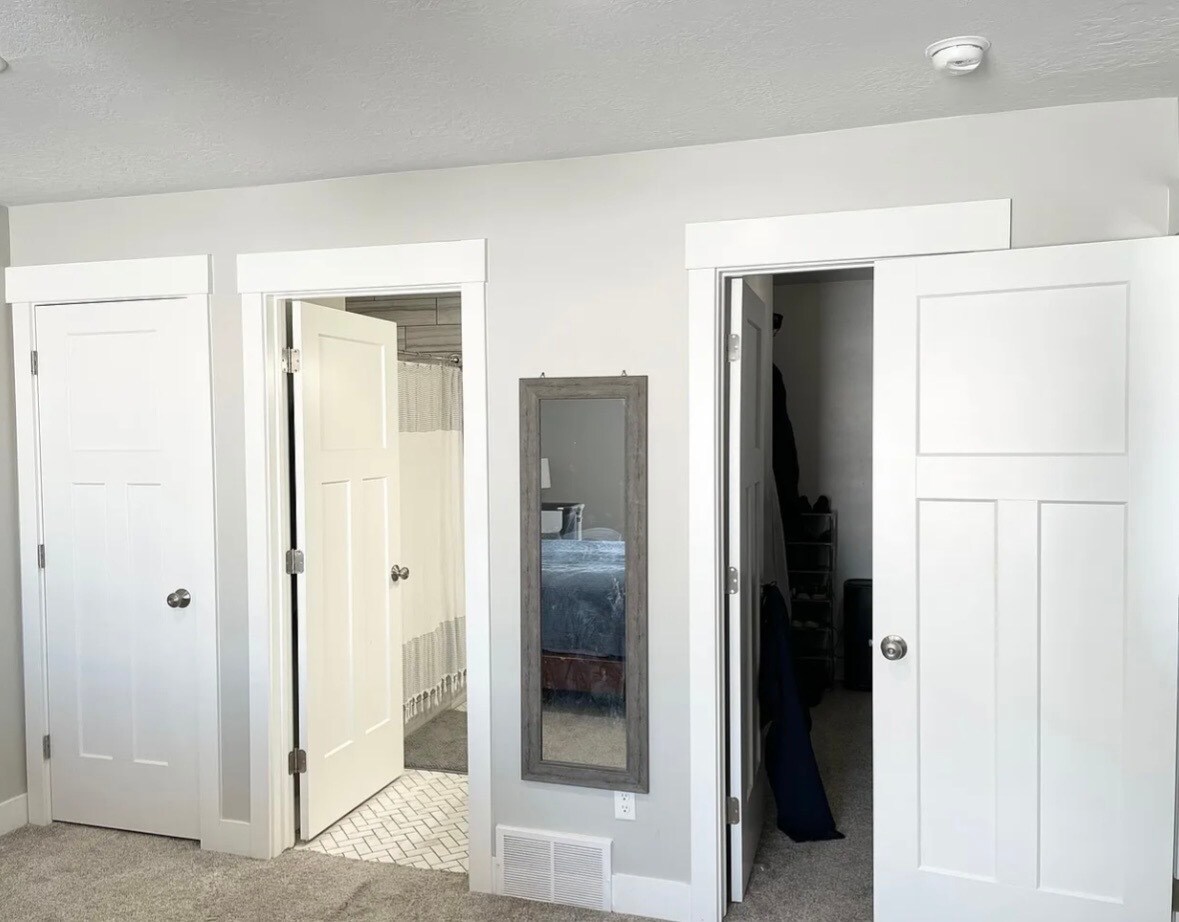 Building Photo - 1999 E Abbey Way