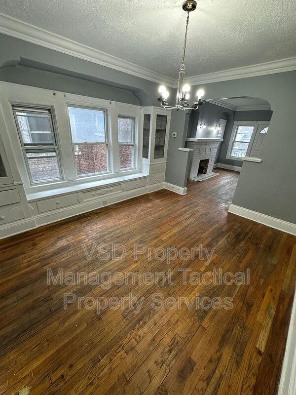 Building Photo - 3289 E 143rd St