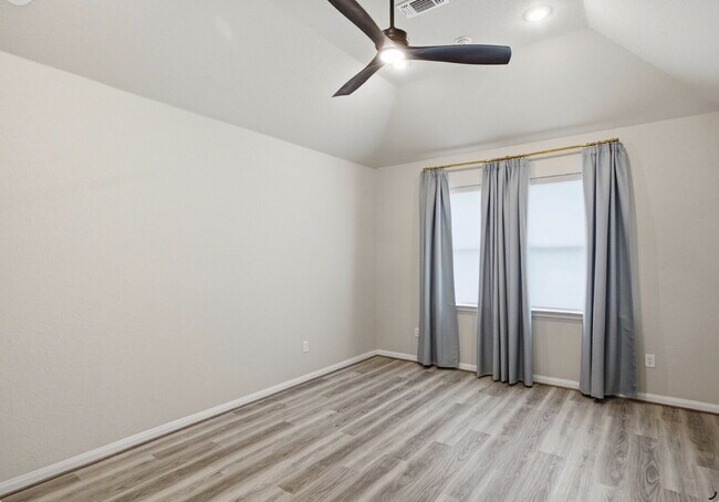 Building Photo - 10051 Mulhouse Dr
