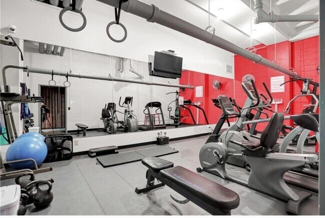 Building Photo - 4000 N Meridian St