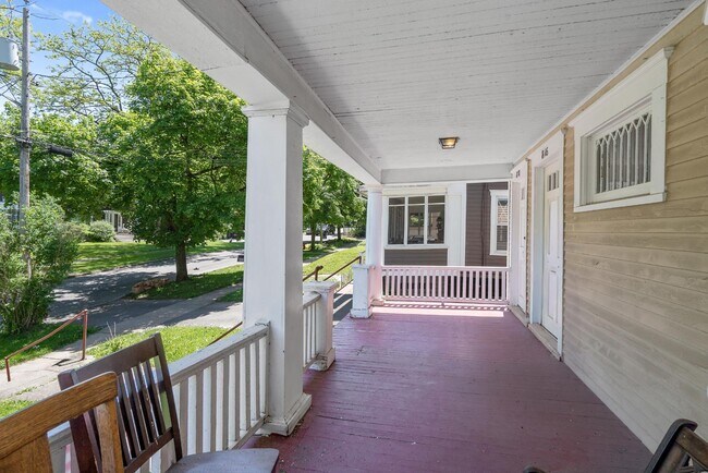 Building Photo - 816-818 Maryland Ave - Upstairs Unit 2