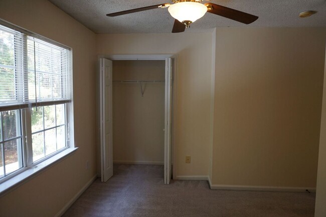 Building Photo - Two Bedroom Two and a Half Bathroom Townhouse located in Marsh Oaks Subdivision