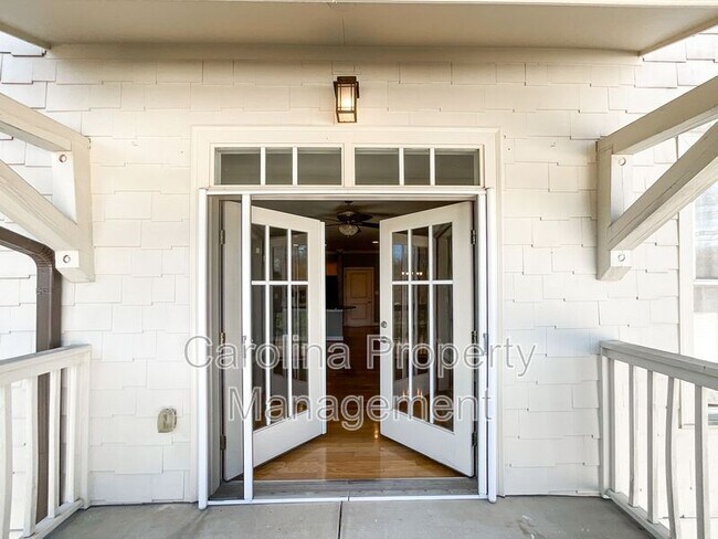 Building Photo - 518 Clarice Ave