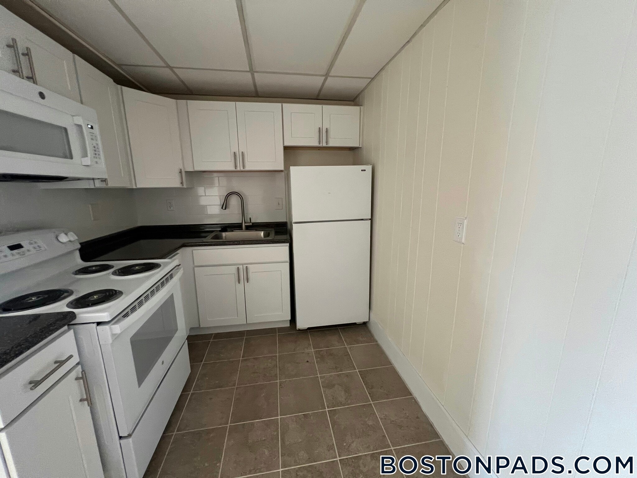 Building Photo - 437 Cambridge St