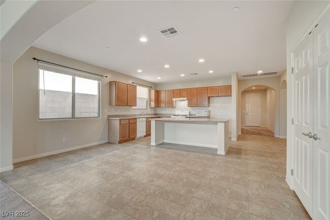 Building Photo - 484 Punto Vallata Dr