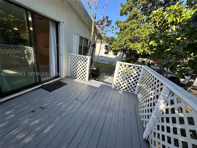 Building Photo - 3028 SW 50th St