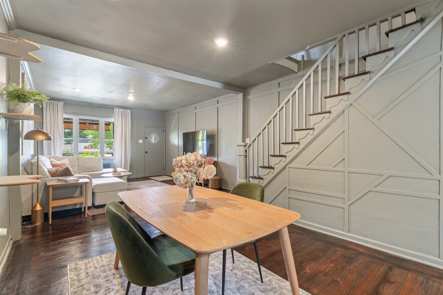 Dining Room - 411 W Cuthbert Blvd