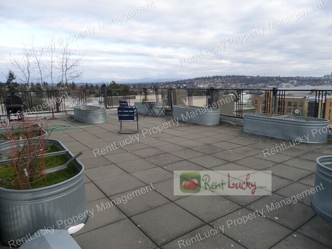 Building Photo - GREAT VIEWS! Lovely 2-Bedroom, 2 Bath Condo in Fantastic Fremont Area w/Garage Parking!!