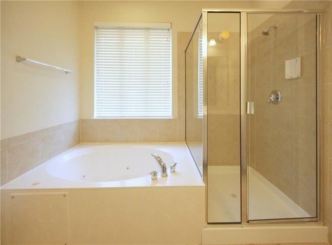 Building Photo - 4208 Park Vista Trail