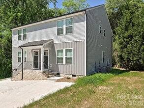 Building Photo - 580 Pleasant Ave