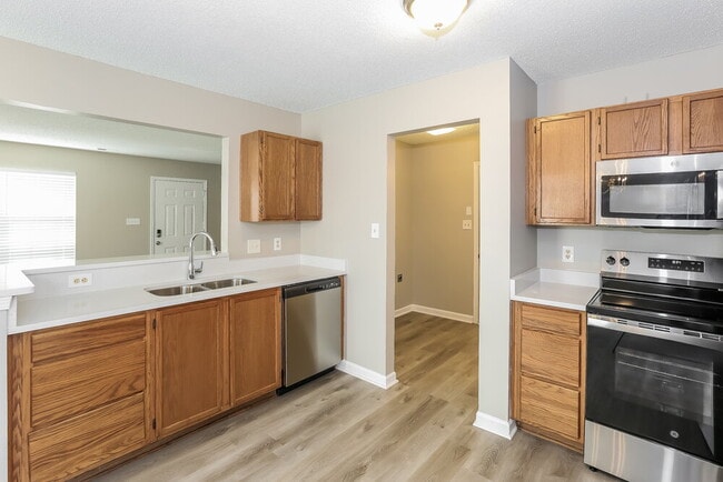 Building Photo - 15718 De Havilland Dr