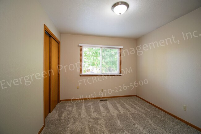 Building Photo - 6437 Edgeware St